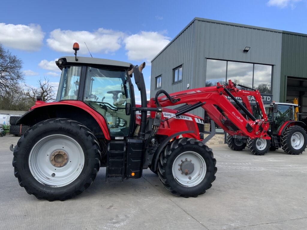 Massey Ferguson 6716S Dyna6 Tractor (ST26010)