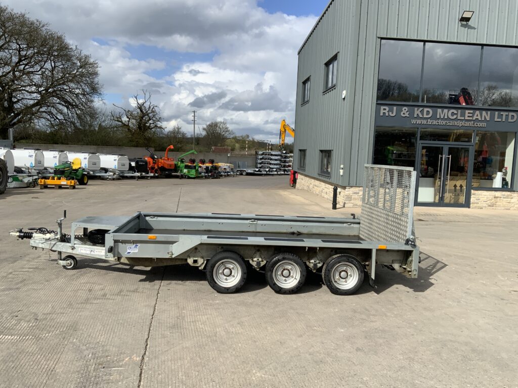 Ifor Williams GX126 Tri Axle Plant Trailer
