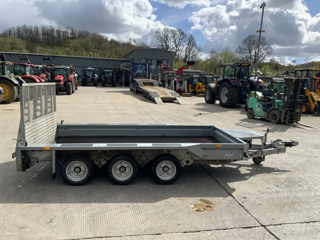 Ifor Williams GX126 Tri Axle Plant Trailer