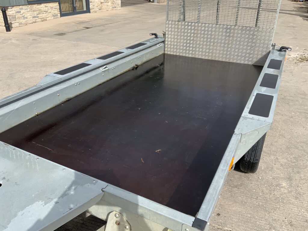 Ifor Williams GX126 Tri Axle Plant Trailer