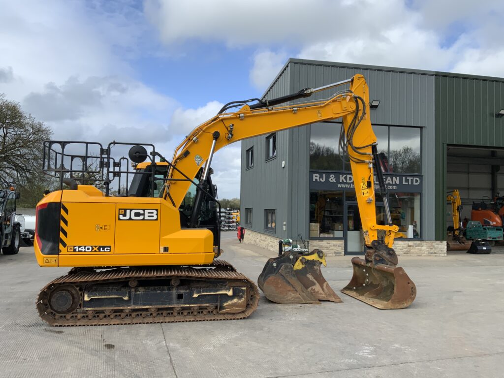 JCB 140X LC Digger (ST26182)