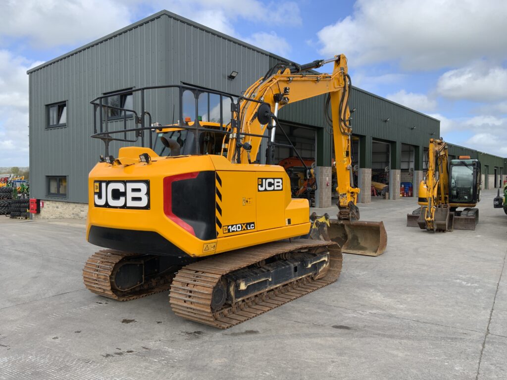 JCB 140X LC Digger (ST26182)