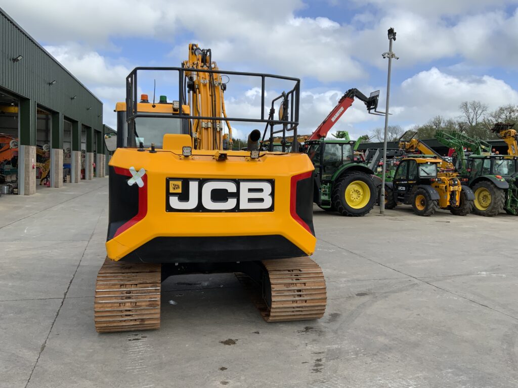 JCB 140X LC Digger (ST26182)