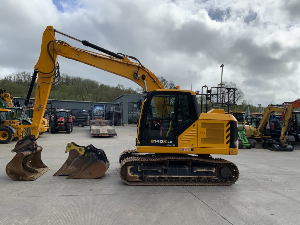 JCB 140X LC Digger (ST26182)