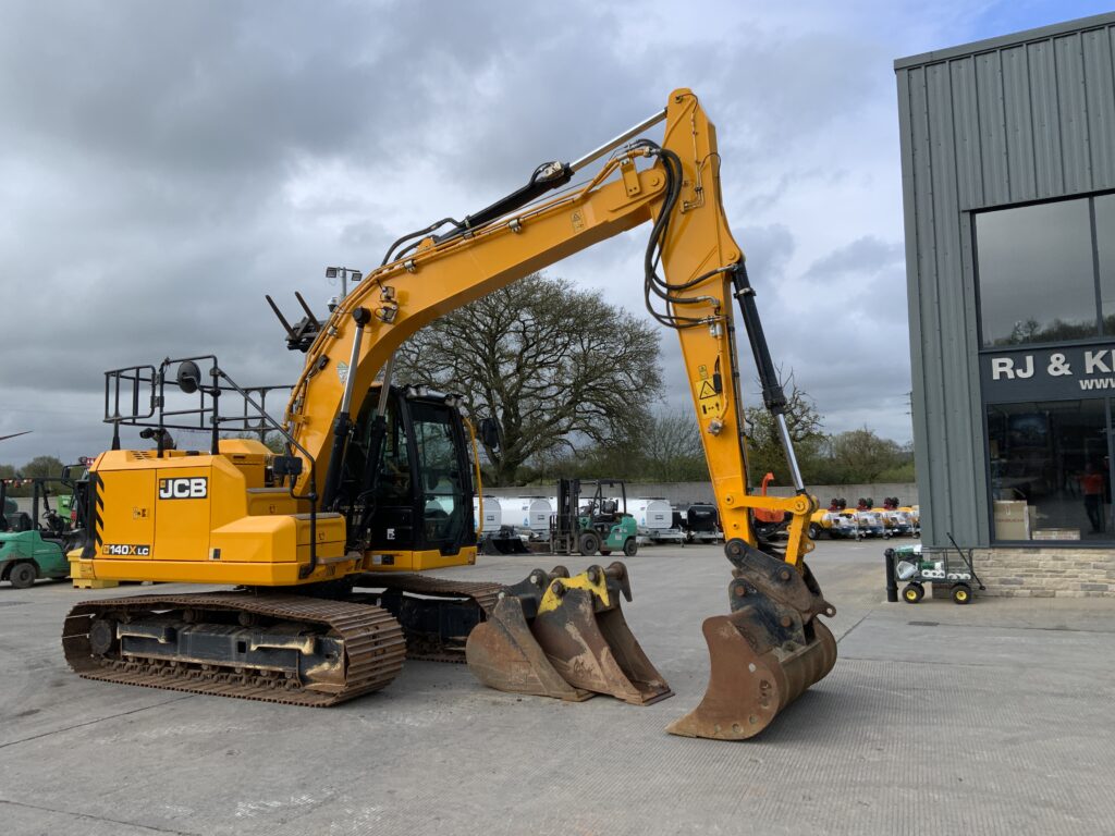 JCB 140X LC Digger (ST26182)