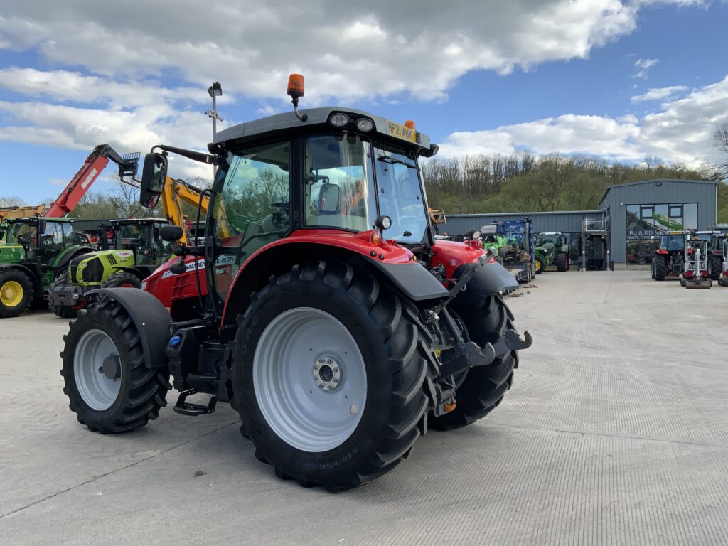 Massey Ferguson 5713S Dyna4 Tractor (ST26492)