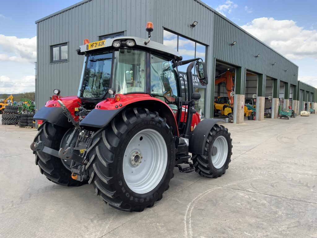 Massey Ferguson 5713S Dyna4 Tractor (ST26492)