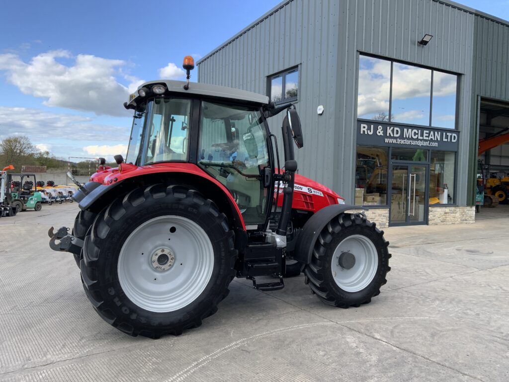 Massey Ferguson 5713S Dyna4 Tractor (ST26492)