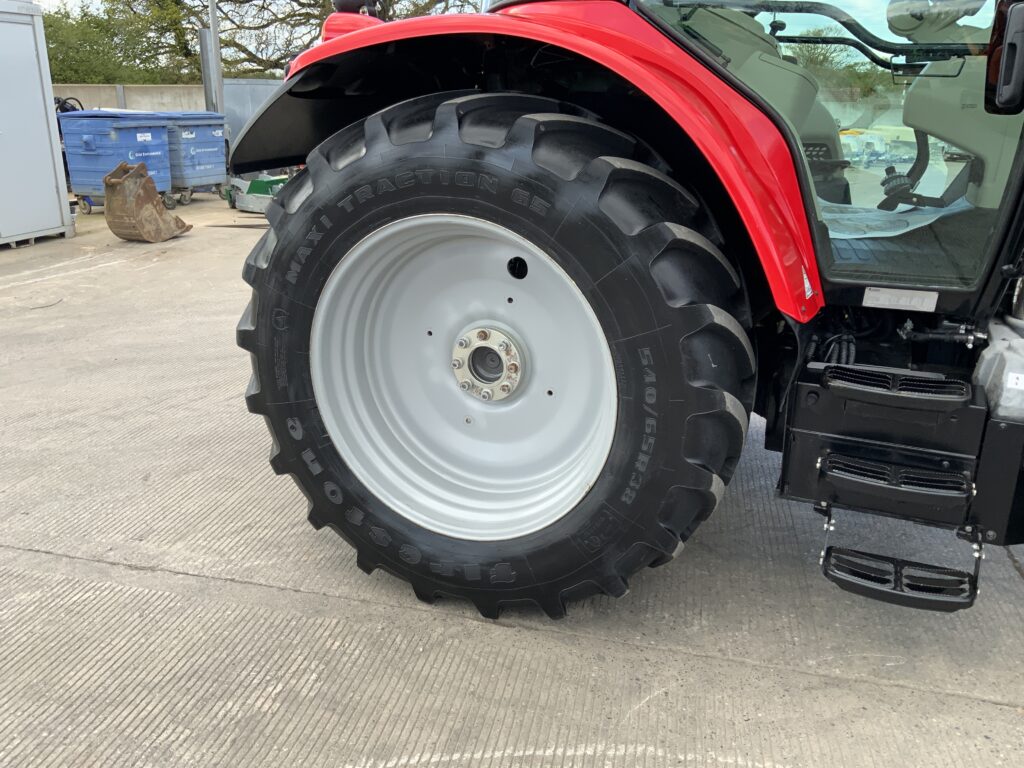 Massey Ferguson 5713S Dyna4 Tractor (ST26492)