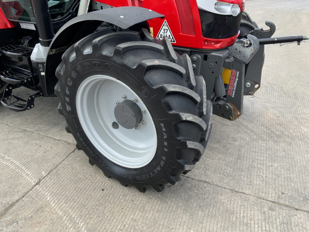 Massey Ferguson 5713S Dyna4 Tractor (ST26492)