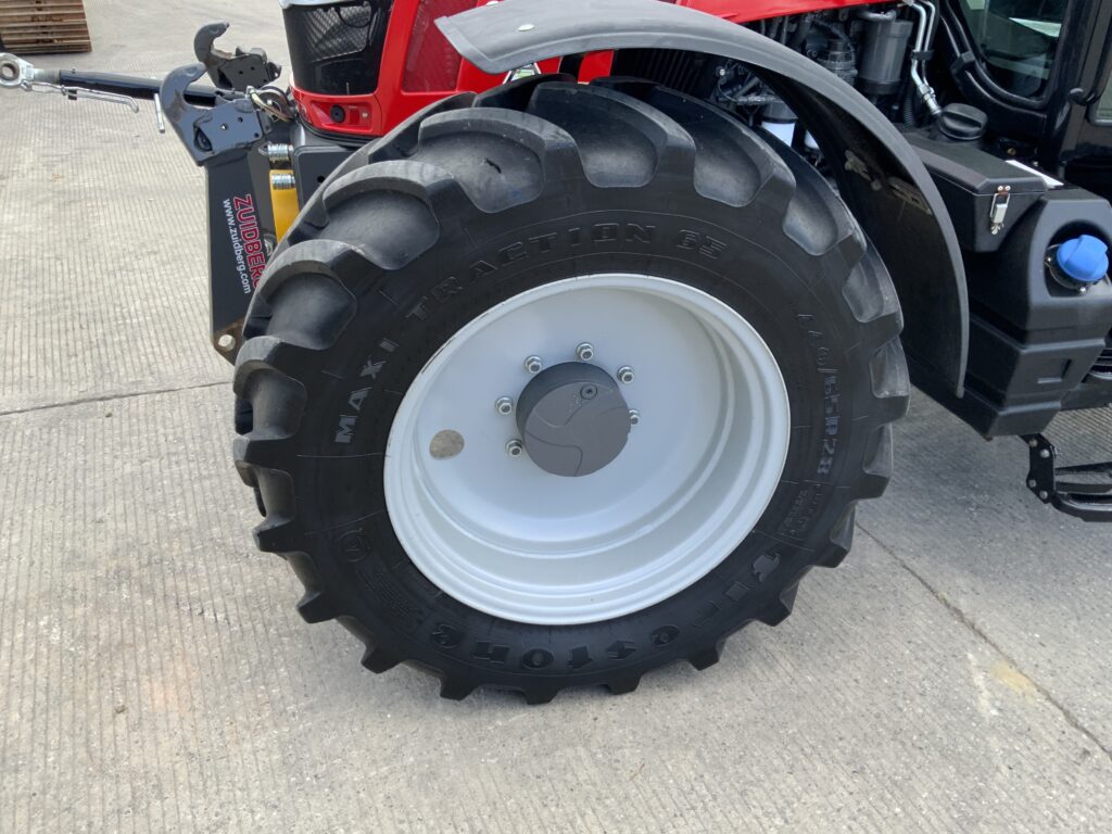 Massey Ferguson 5713S Dyna4 Tractor (ST26492)
