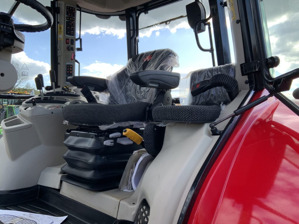 Massey Ferguson 5713S Dyna4 Tractor (ST26492)