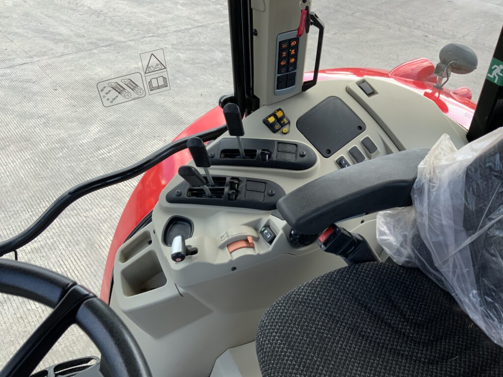 Massey Ferguson 5713S Dyna4 Tractor (ST26492)