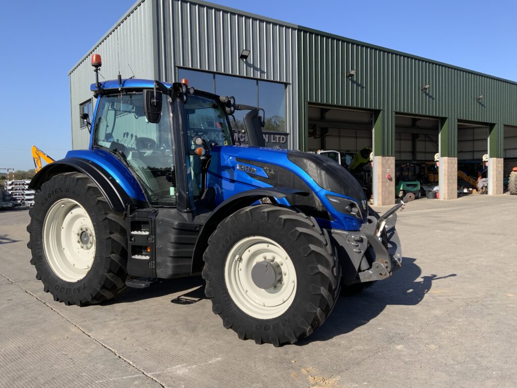 Valtra T214 Active Tractor (ST26241)