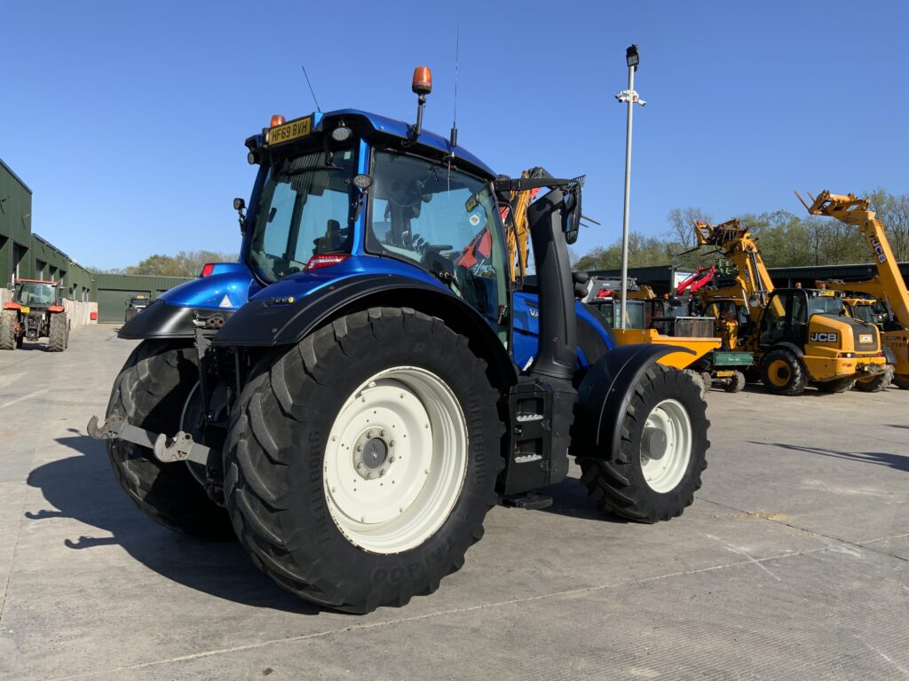 Valtra T214 Active Tractor (ST26241)