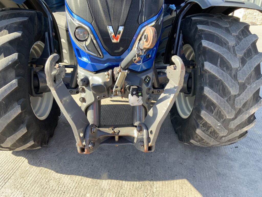 Valtra T214 Active Tractor (ST26241)
