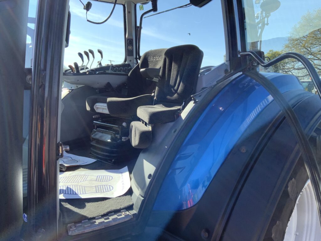 Valtra T214 Active Tractor (ST26241)