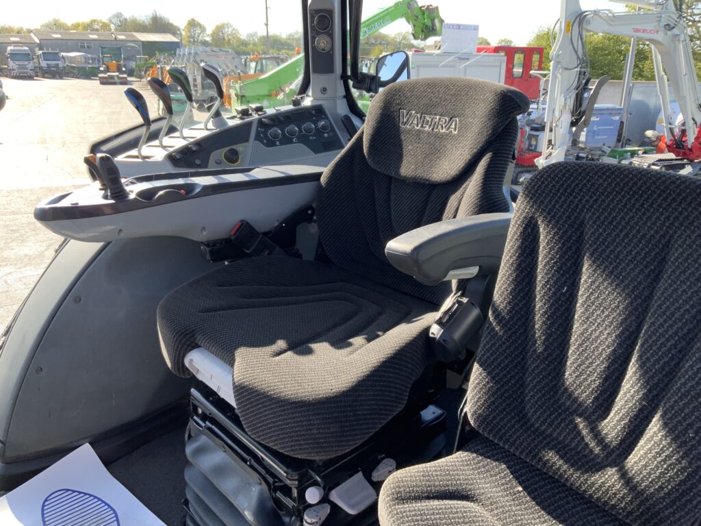 Valtra T214 Active Tractor (ST26241)