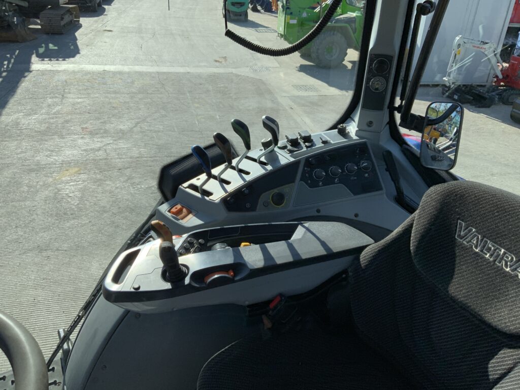 Valtra T214 Active Tractor (ST26241)