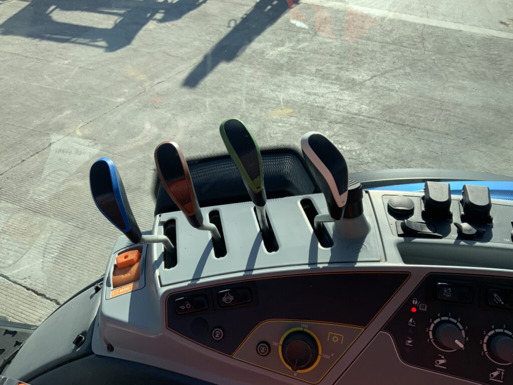 Valtra T214 Active Tractor (ST26241)