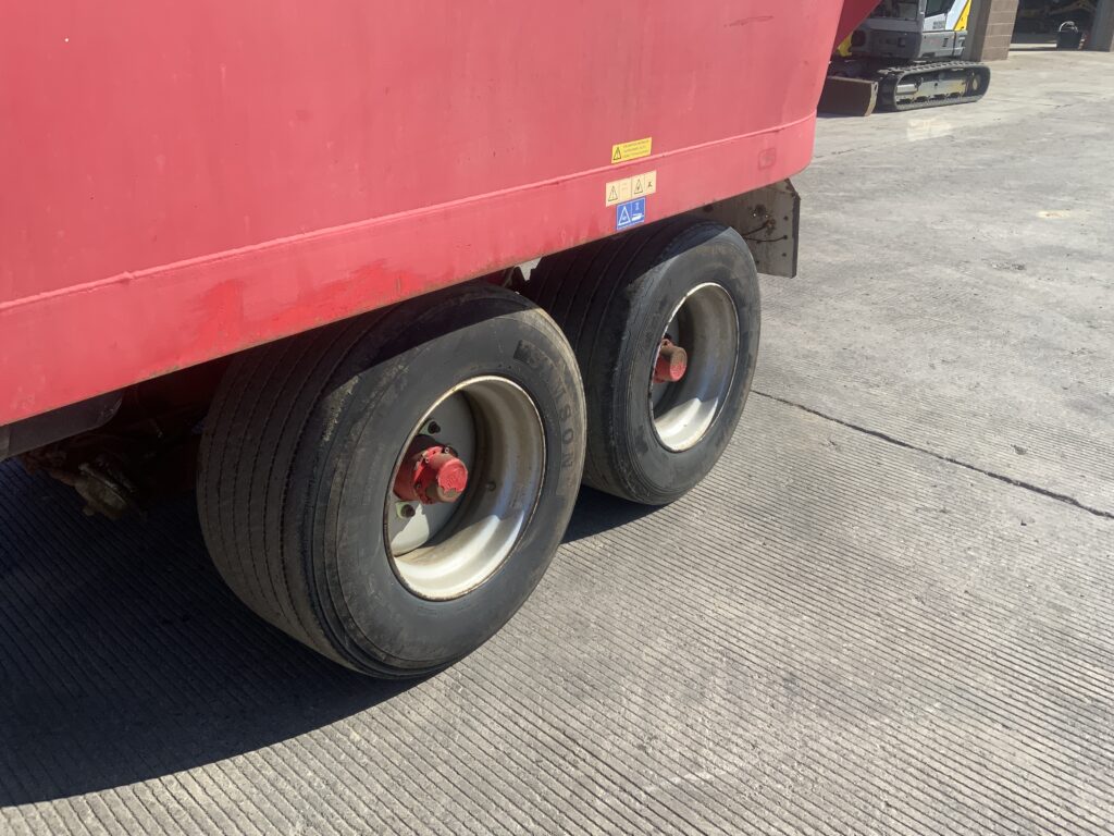 Triolet Solomix 2-2000 Twin Axle Mixer Wagon (ST26436)