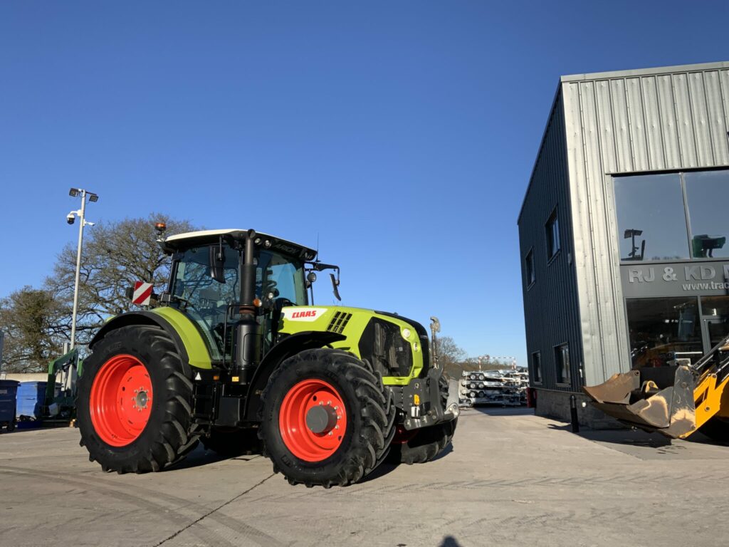 Claas 650 Arion Tractor (ST25367)