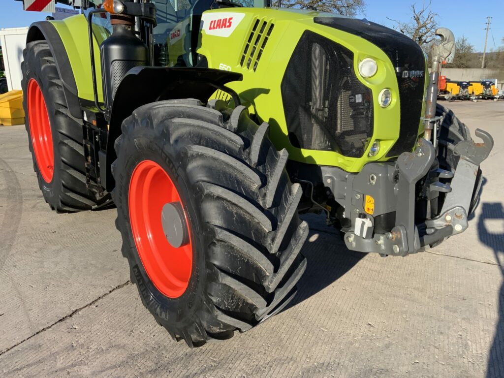 Claas 650 Arion Tractor (ST25367)