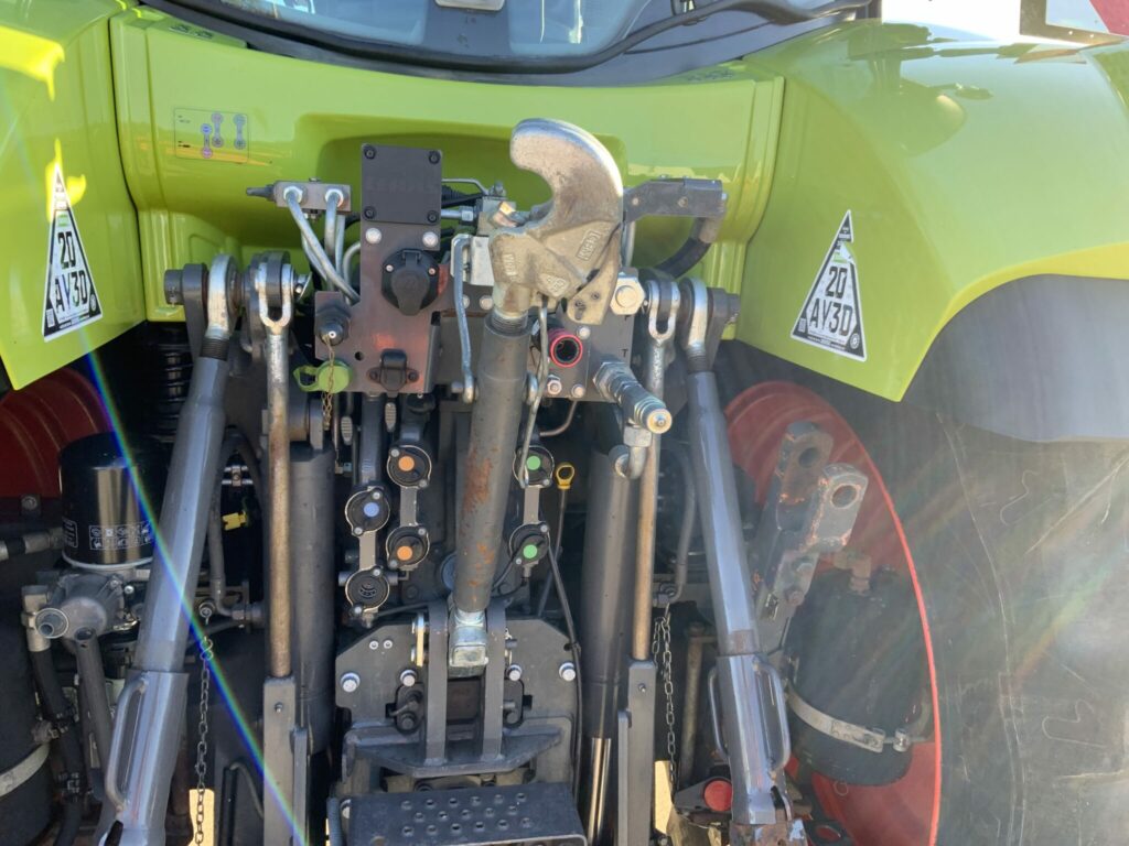 Claas 650 Arion Tractor (ST25367)