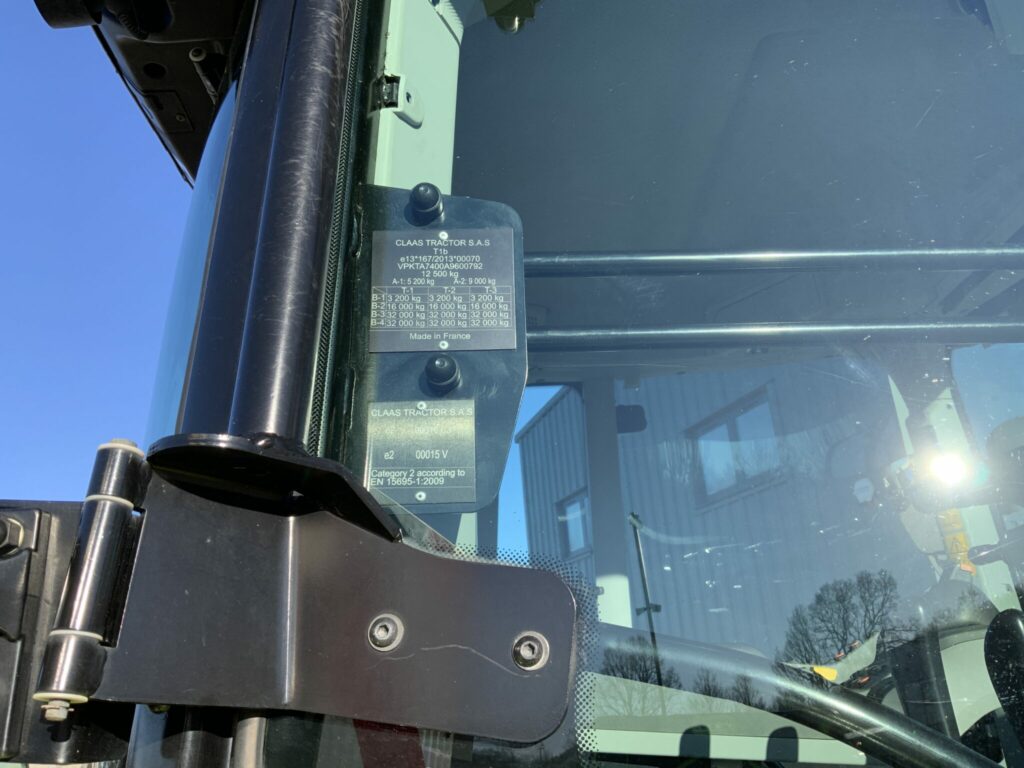 Claas 650 Arion Tractor (ST25367)