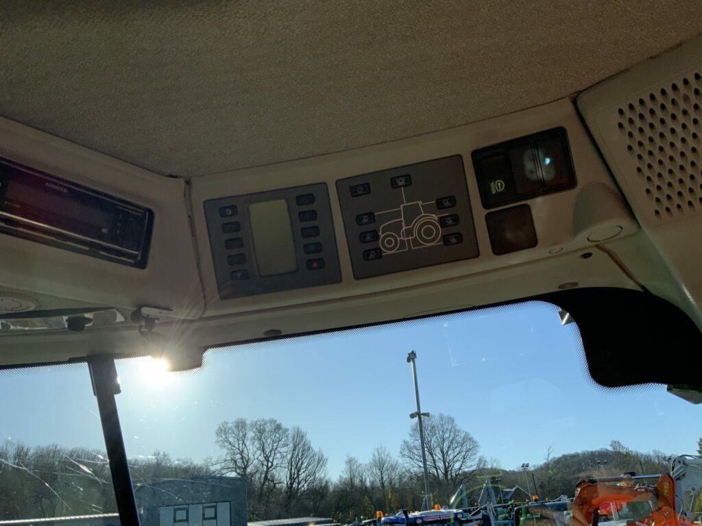 Claas 650 Arion Tractor (ST25367)