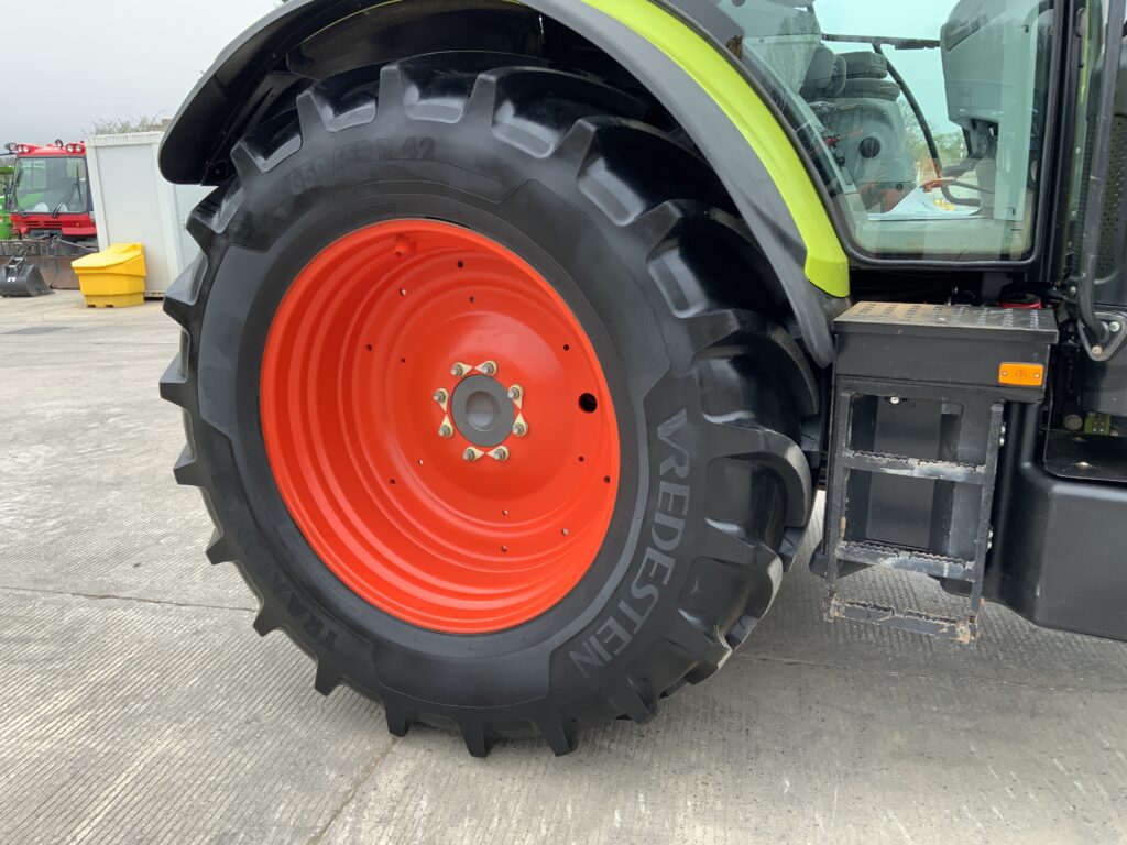 Claas 650 Arion Tractor (ST26102)
