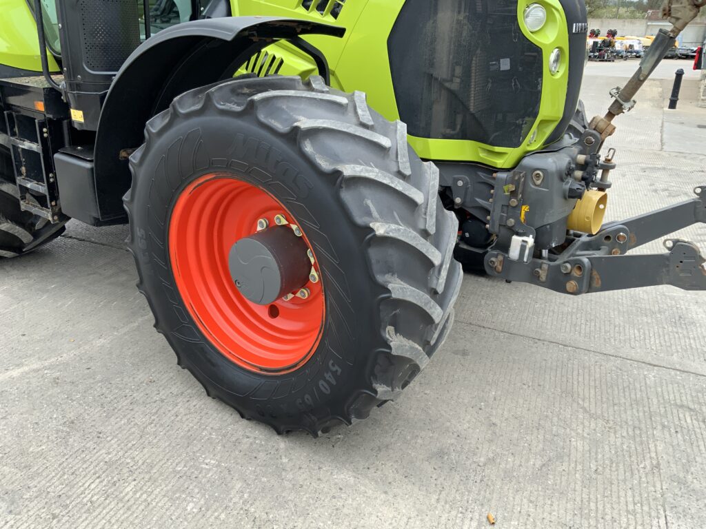 Claas 650 Arion Tractor (ST26102)