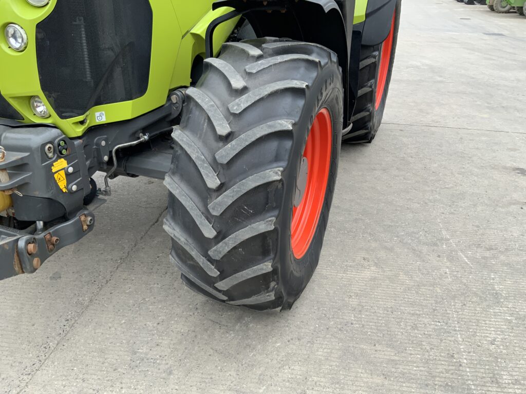 Claas 650 Arion Tractor (ST26102)