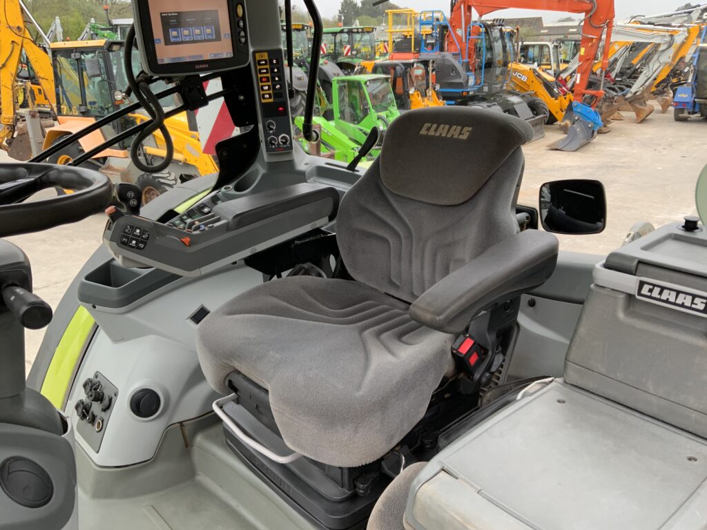 Claas 650 Arion Tractor (ST26102)