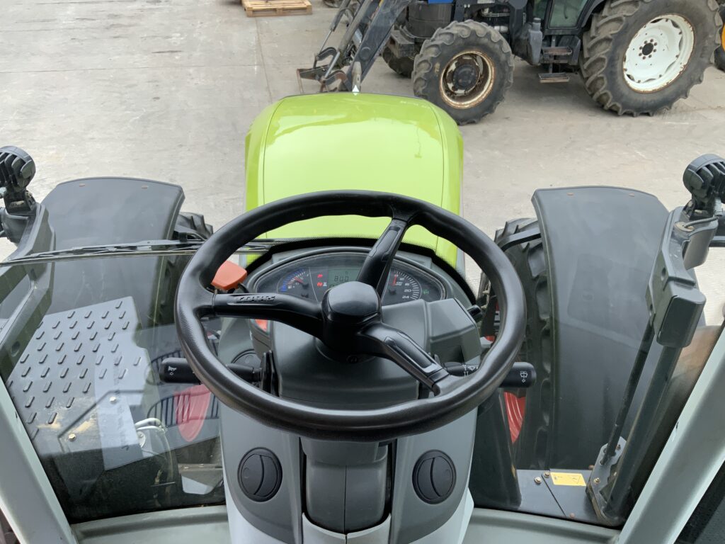 Claas 650 Arion Tractor (ST26102)