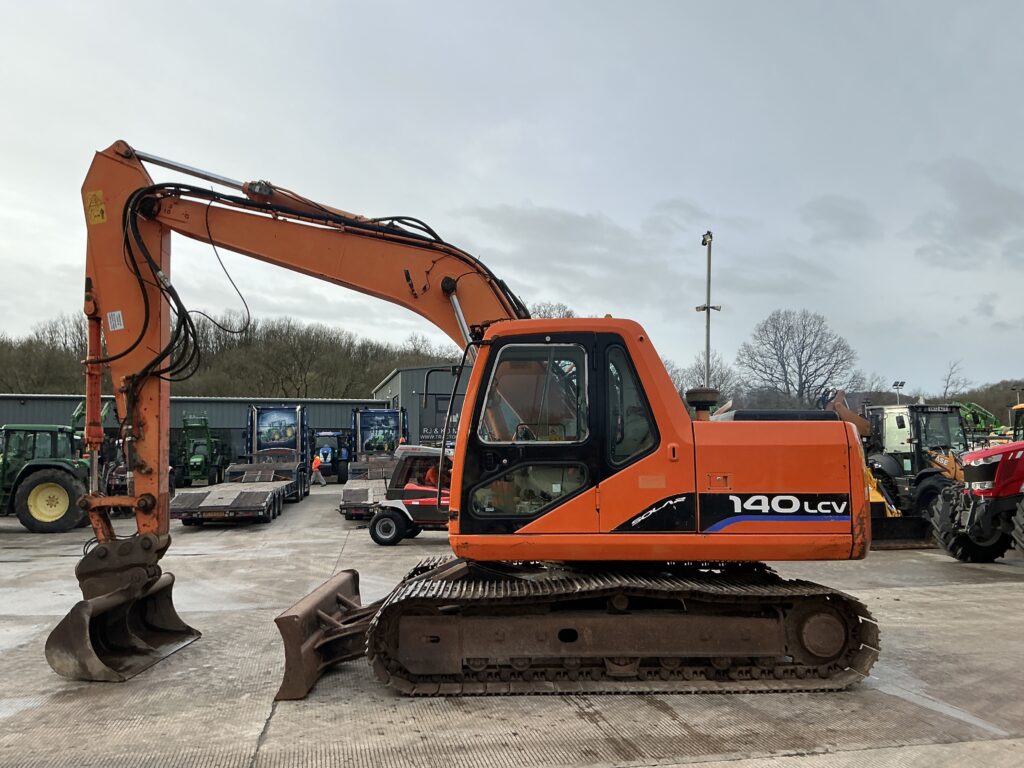 Dawoo Solar 140 LC-V Digger [ST25752)