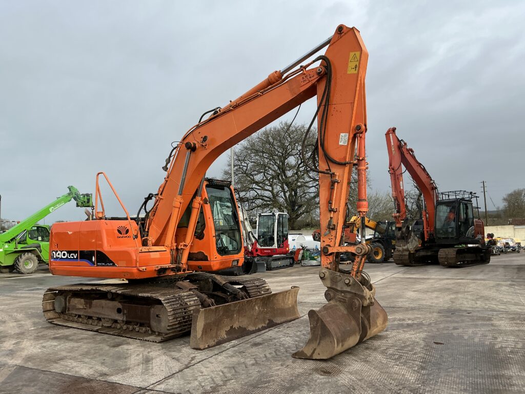 Dawoo Solar 140 LC-V Digger [ST25752)