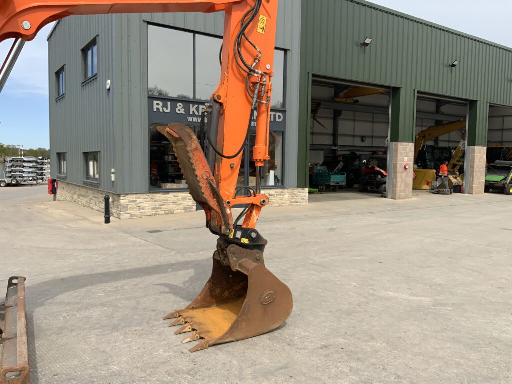 Doosan DX85R Digger (ST26269)