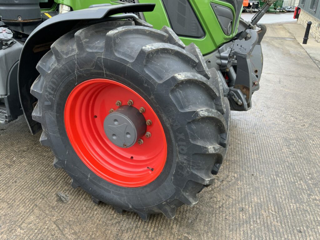 Fendt 718 Power Plus Tractor (ST24749)
