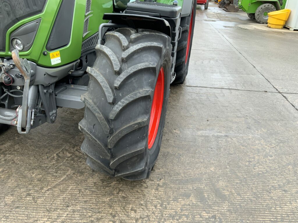 Fendt 718 Power Plus Tractor (ST24749)