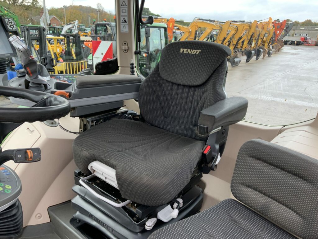 Fendt 718 Power Plus Tractor (ST24749)