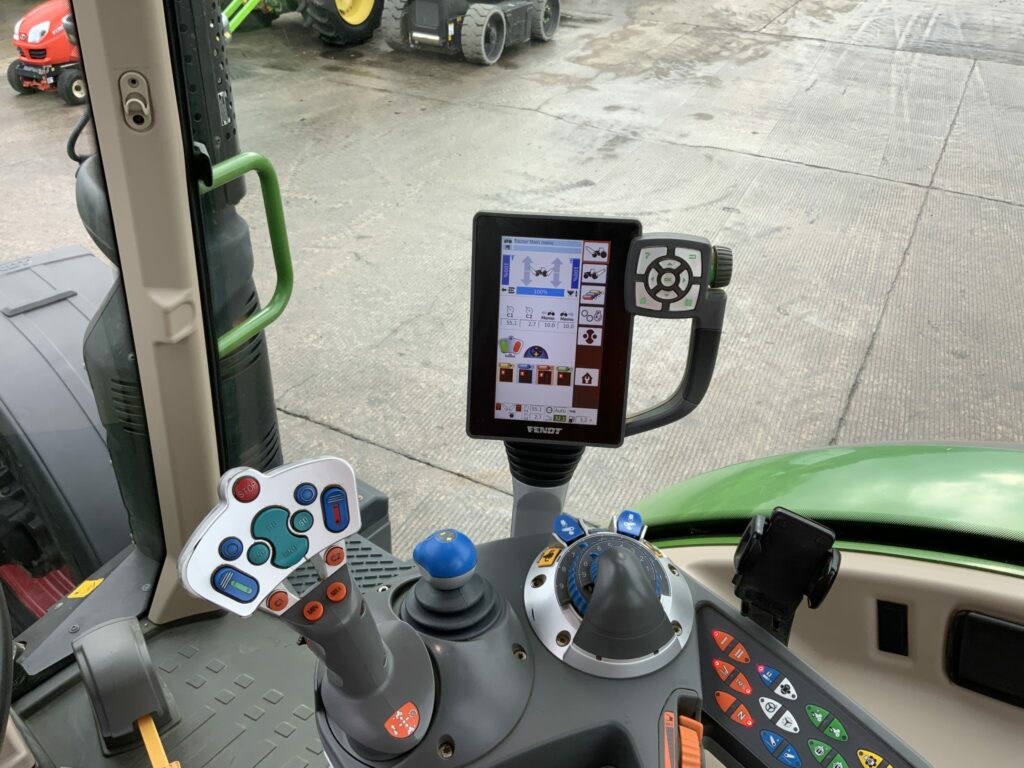 Fendt 718 Power Plus Tractor (ST24749)