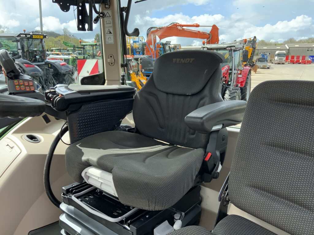 Fendt 724 Power Plus Tractor (ST26344)