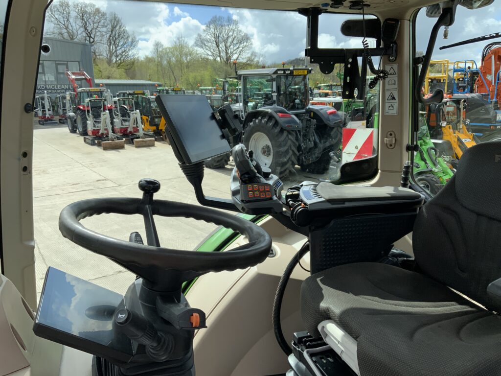 Fendt 724 Power Plus Tractor (ST26344)