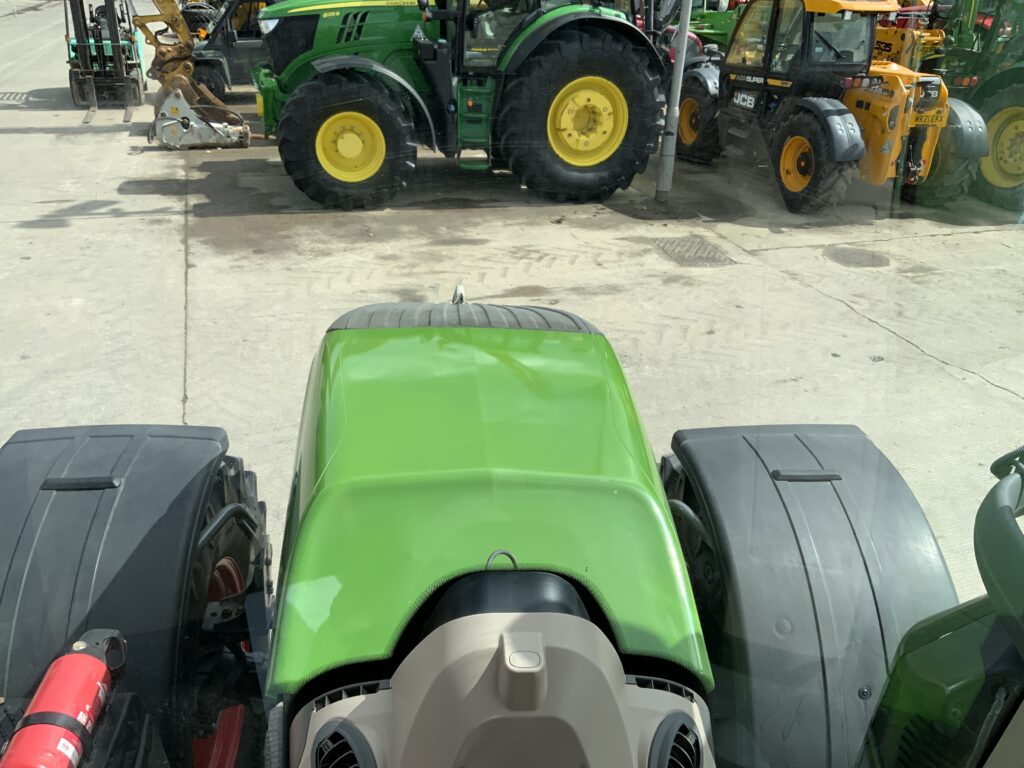 Fendt 724 Power Plus Tractor (ST26344)