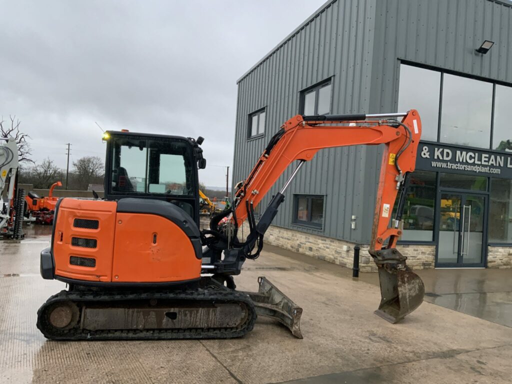 Hitachi Zaxis 65USB-5 Digger (ST25604)