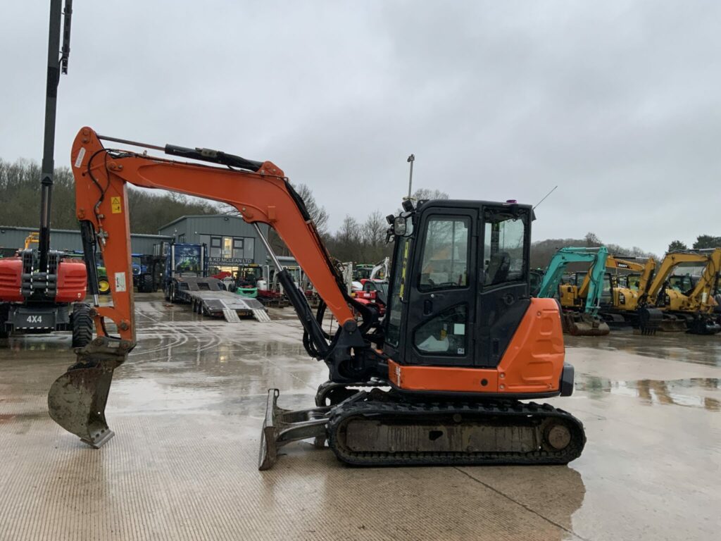 Hitachi Zaxis 65USB-5 Digger (ST25604)