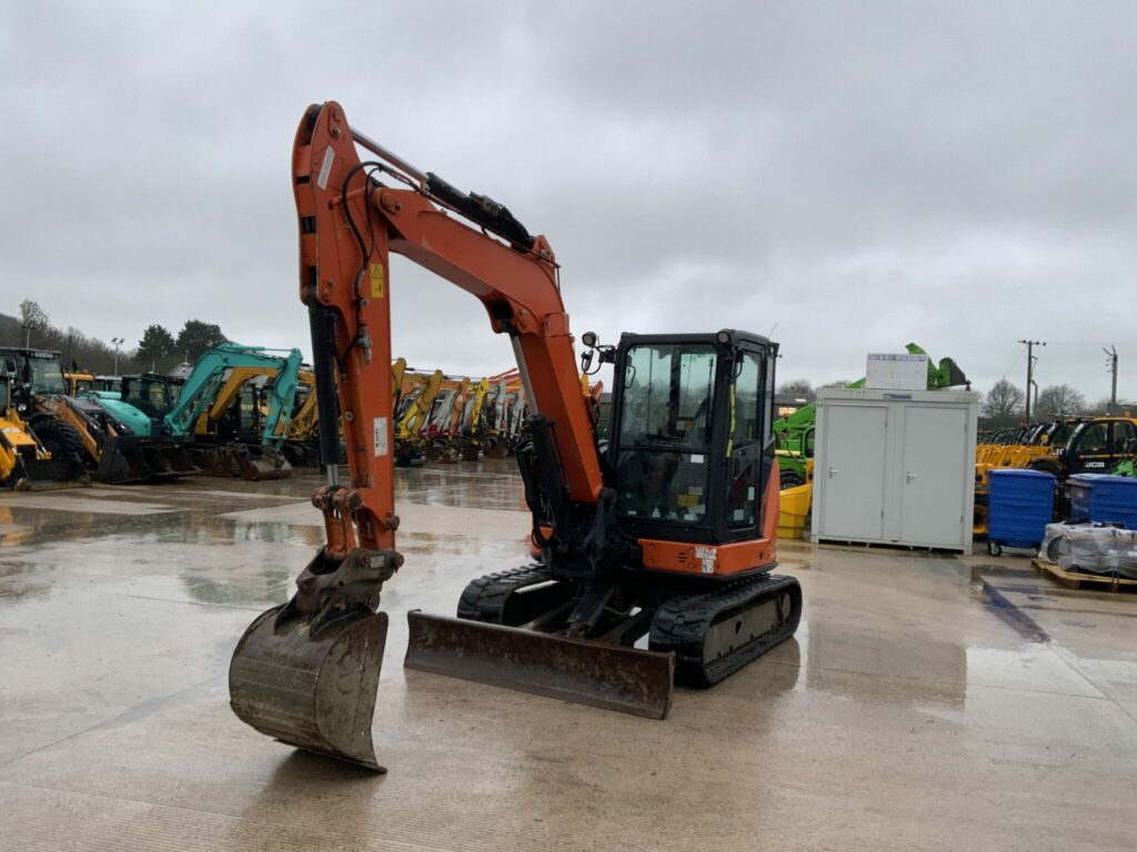 Hitachi Zaxis 65USB-5 Digger (ST25604)