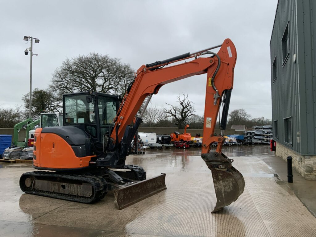 Hitachi Zaxis 65USB-5 Digger (ST25604)