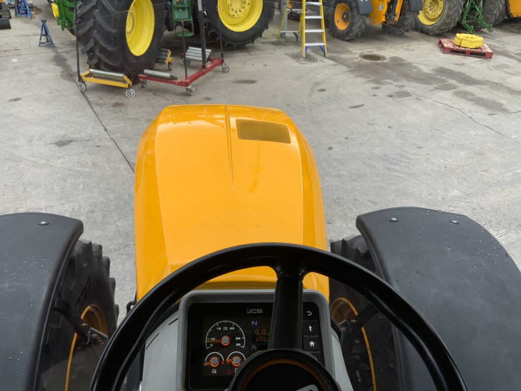 JCB 4220 Fastrac Tractor (ST26288)